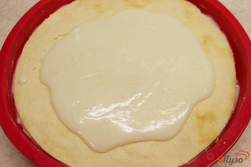 Фото приготовление рецепта: Песочный торт с ванильным кремом шаг №9