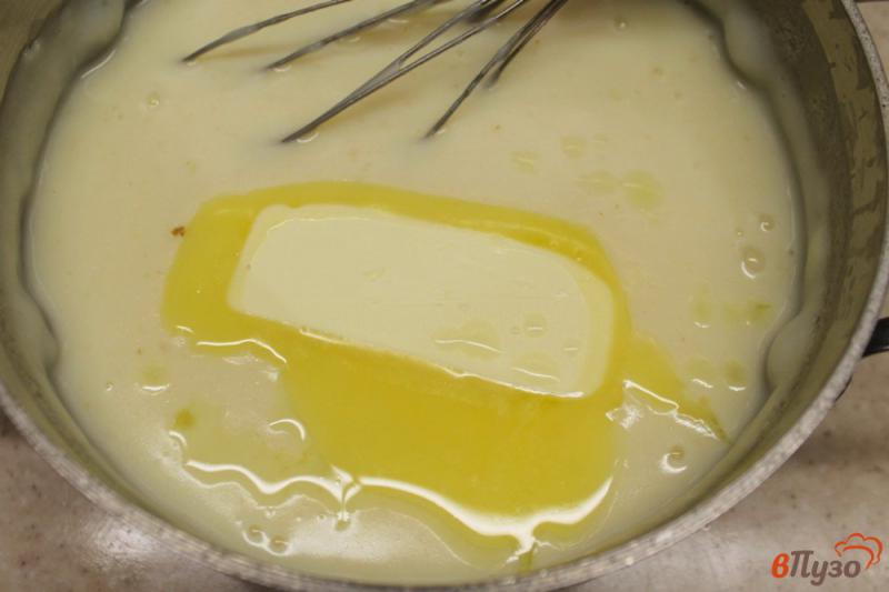 Фото приготовление рецепта: Песочный торт с ванильным кремом шаг №8