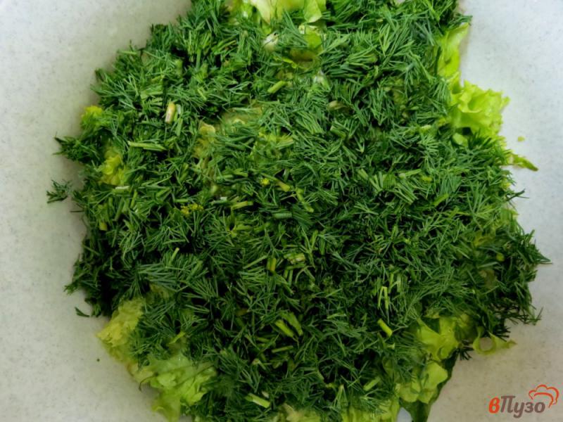 Фото приготовление рецепта: Салат из весенней зелени шаг №5