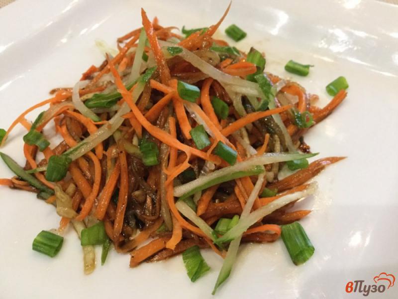 Фото приготовление рецепта: Салат из огурца и моркови шаг №5