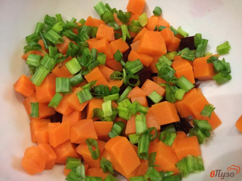 Фото приготовление рецепта: Свекольно - морковный салат шаг №4