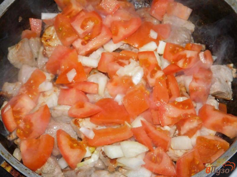 Фото приготовление рецепта: Свинина с грибами и овощами, тушеная в сливках шаг №2