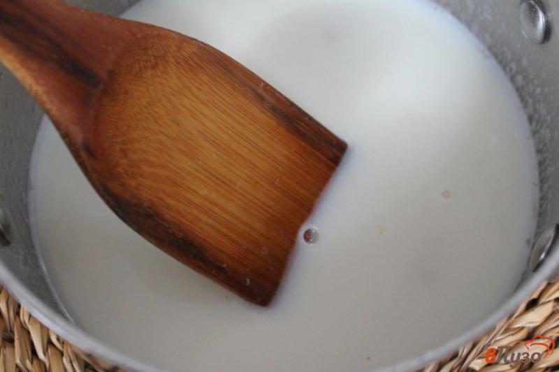 Фото приготовление рецепта: Молочное желе с курагой шаг №3