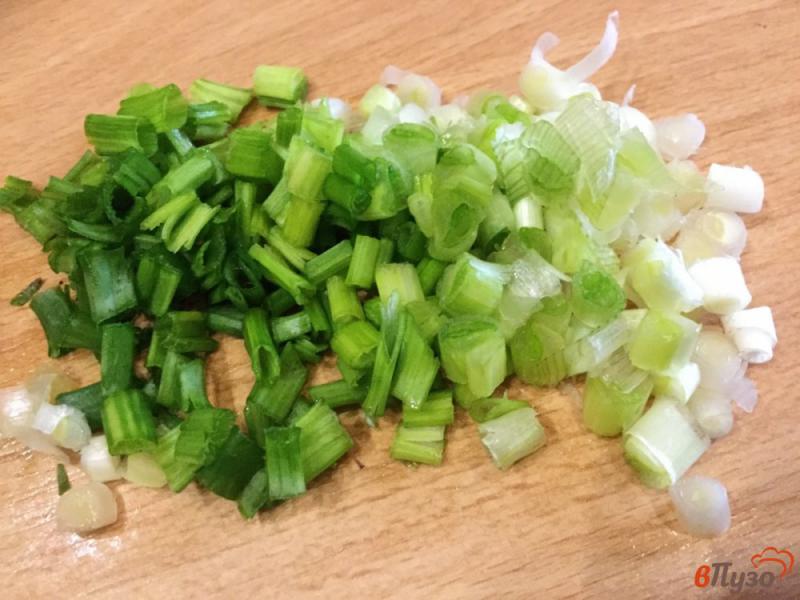 Фото приготовление рецепта: Морковный салат с зеленым горошком шаг №3