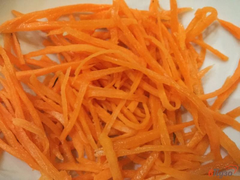 Фото приготовление рецепта: Морковный салат с копченой колбасой шаг №1