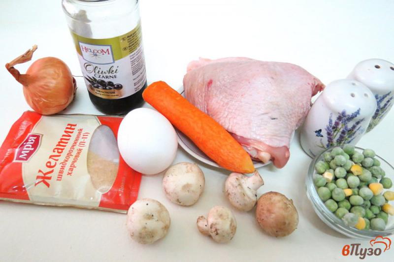 Фото приготовление рецепта: Заливное из курицы. шаг №1