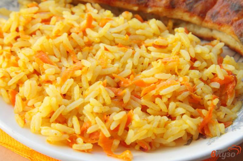 Фото приготовление рецепта: Рис с карри и морковью шаг №5