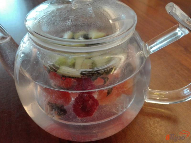 Фото приготовление рецепта: Розовый фруктово-ягодный чай шаг №6