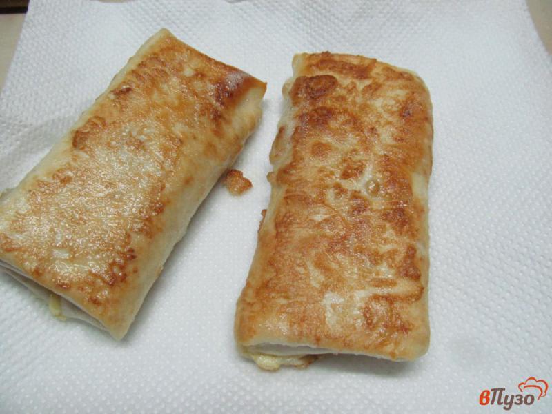 Фото приготовление рецепта: Пирожки с мясной начинкой в лаваше шаг №9