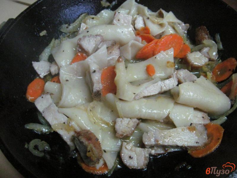 Фото приготовление рецепта: Куллама  из говядины с овощами и тестом шаг №6