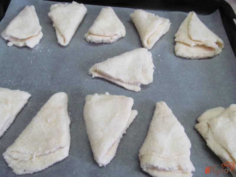Фото приготовление рецепта: Творожное печенье «гусиные лапки» шаг №10