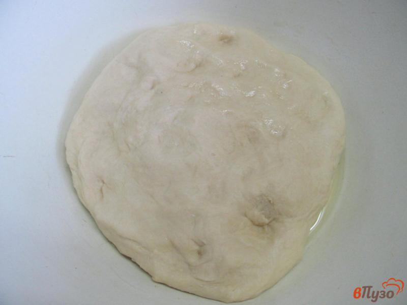 Фото приготовление рецепта: Белый хлеб -булочки «бутоны» шаг №4