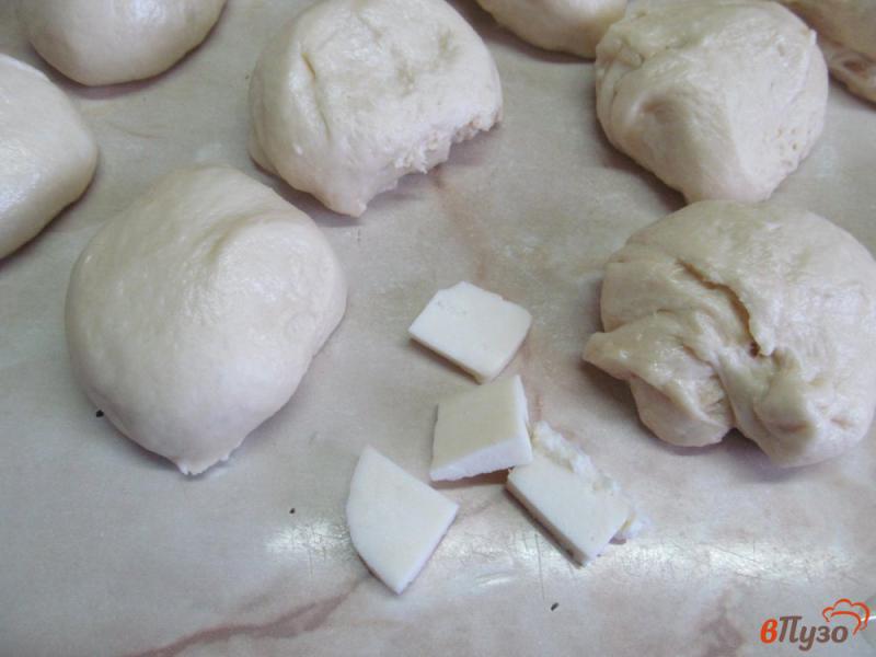 Фото приготовление рецепта: Белый хлеб -булочки «бутоны» шаг №6