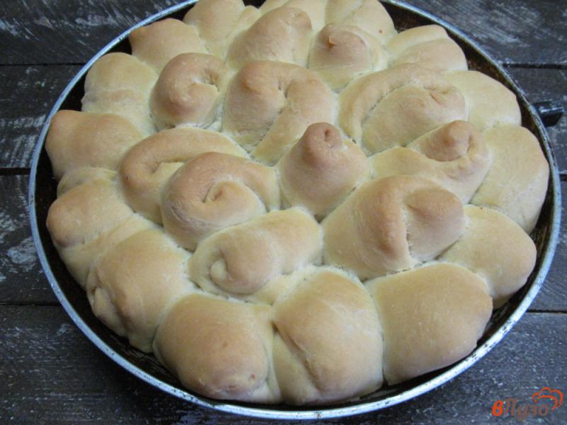 Фото приготовление рецепта: Белый хлеб -булочки «бутоны» шаг №11