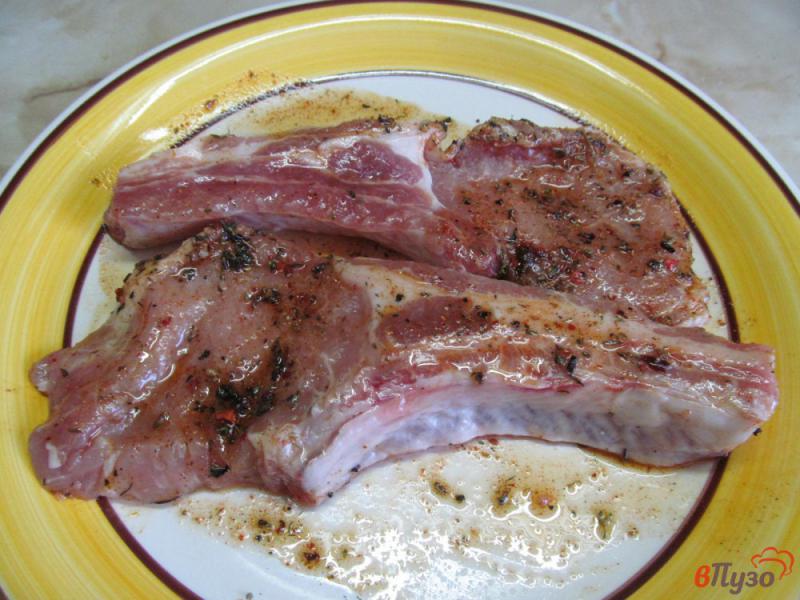 Фото приготовление рецепта: Свиной стейк с репой шаг №2