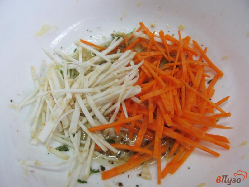 Фото приготовление рецепта: Салат из зимних овощей под апельсиновым соусом шаг №2