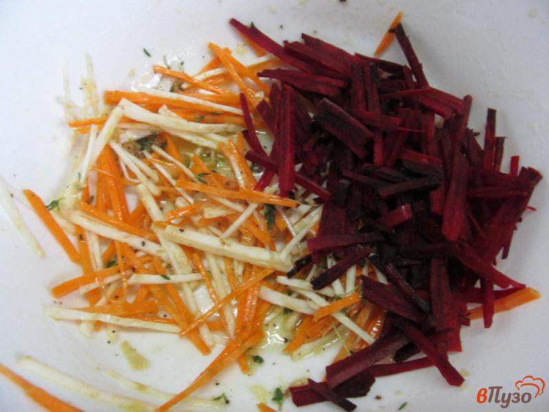 Фото приготовление рецепта: Салат из зимних овощей под апельсиновым соусом шаг №3