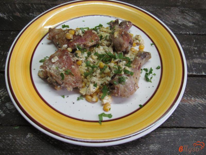Фото приготовление рецепта: Курица с яйцом и кукурузой шаг №6
