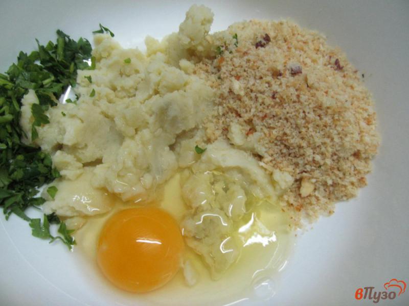 Фото приготовление рецепта: Закуска из картофельных лепешек с скумбрией горячего копчения шаг №1