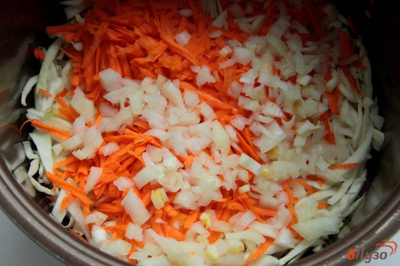 Фото приготовление рецепта: Овощной суп с рисом и зеленым горошком в мультиварке шаг №2