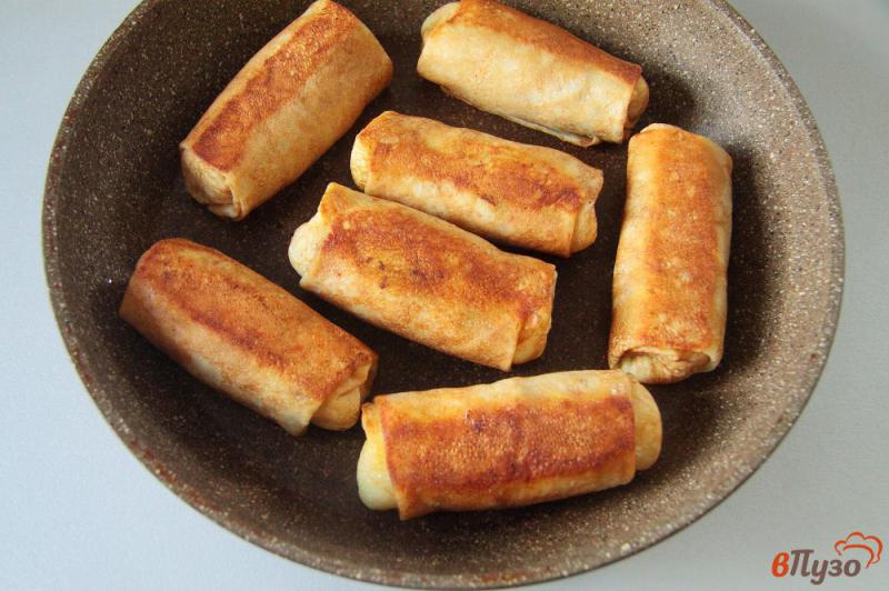 Фото приготовление рецепта: Блинчики с картофельным пюре шаг №9