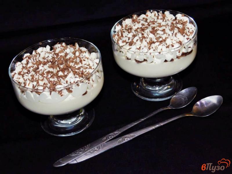 Фото приготовление рецепта: Сливочный десерт с шоколадом шаг №5