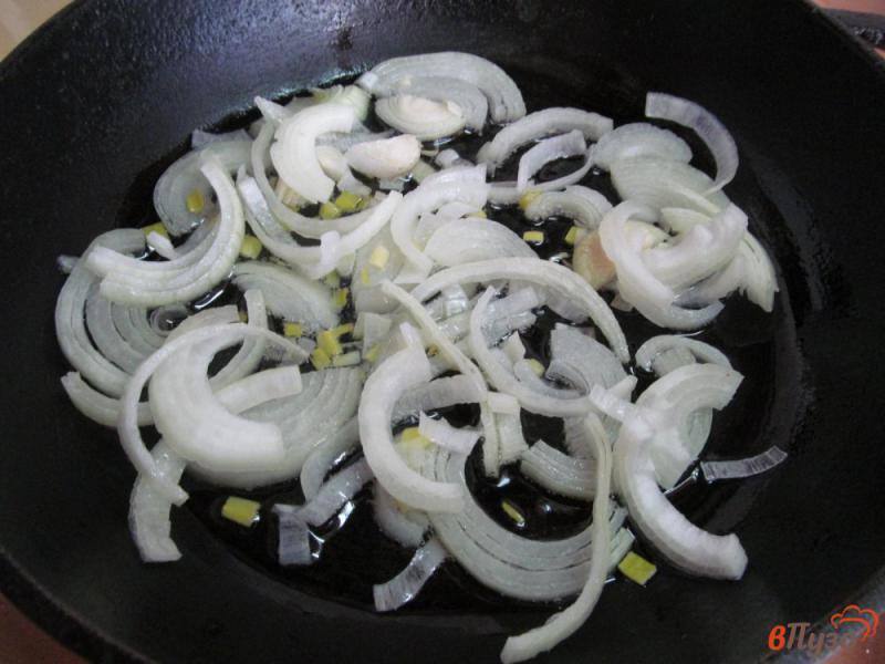 Фото приготовление рецепта: Тушеная картошка с луком по-узбекски шаг №1