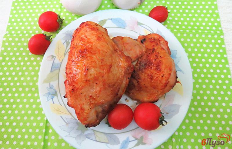Фото приготовление рецепта: Куриные бёдра на сковороде гриль-газ шаг №8