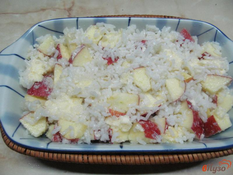 Фото приготовление рецепта: Запеченные яблоки с рисом шаг №5