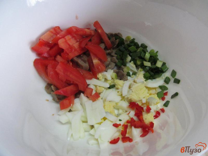 Фото приготовление рецепта: Овощной салат с почками и яйцом шаг №2