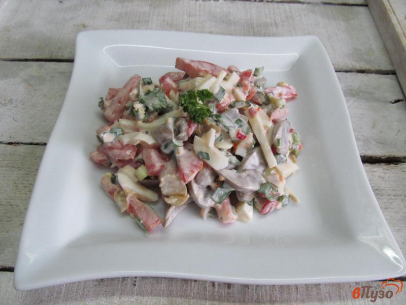 Фото приготовление рецепта: Овощной салат с почками и яйцом шаг №4
