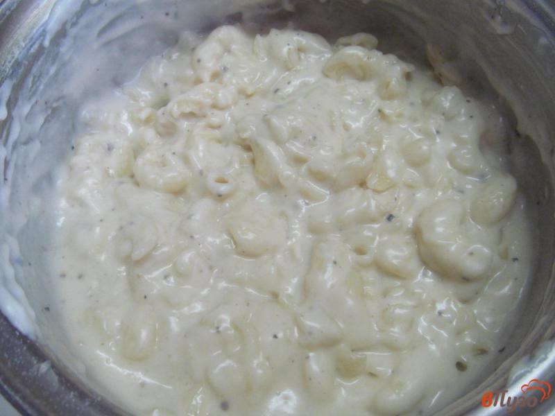 Фото приготовление рецепта: Оладьи из макарон с сыром шаг №4