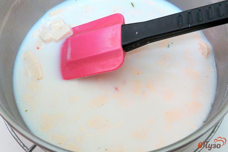 Фото приготовление рецепта: Соус молочно-сырный шаг №4