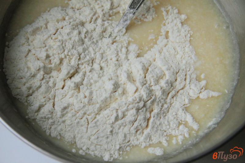 Фото приготовление рецепта: Творожные кексы с лимонной цедрой шаг №5