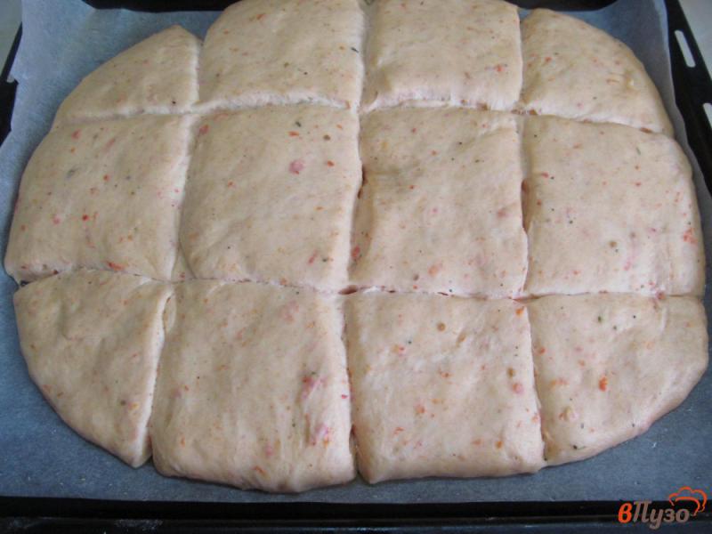 Фото приготовление рецепта: Томатный хлеб шаг №9
