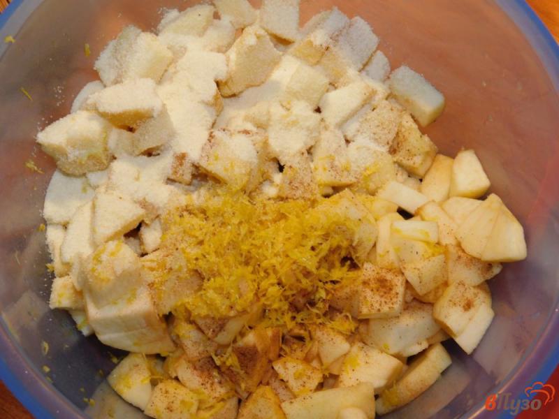 Фото приготовление рецепта: Яблочный пирог шаг №3