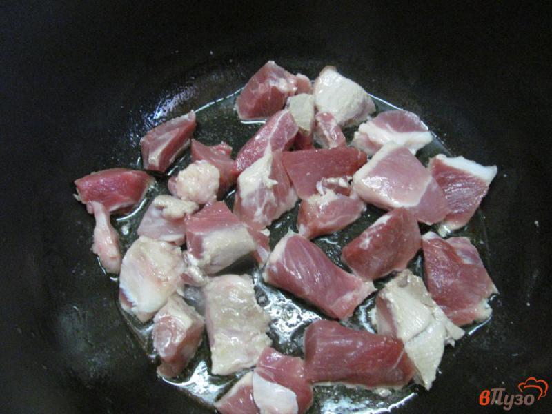 Фото приготовление рецепта: Свинина с рисом и морковью по-корейски в мультиварке шаг №1