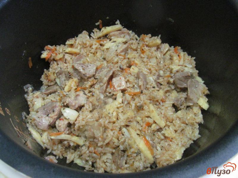 Фото приготовление рецепта: Свинина с рисом и морковью по-корейски в мультиварке шаг №7
