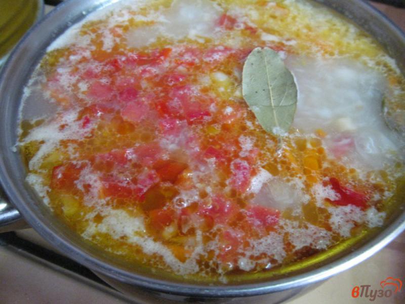 Фото приготовление рецепта: Суп с крупой и цветной капустой шаг №6