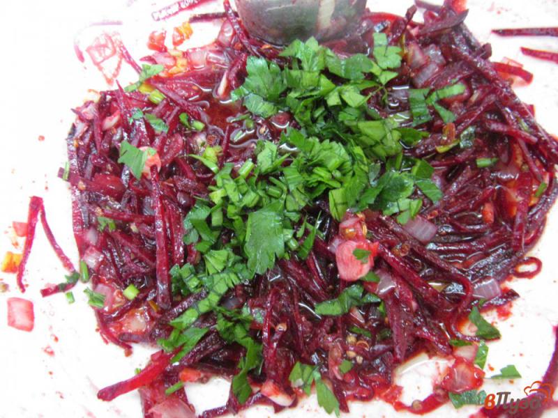 Фото приготовление рецепта: Свекольный салат по-корейски шаг №7