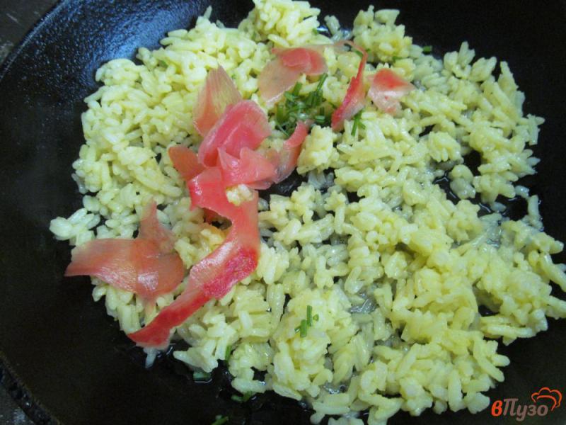 Фото приготовление рецепта: Рис с кабачком и маринованным имбирем шаг №2