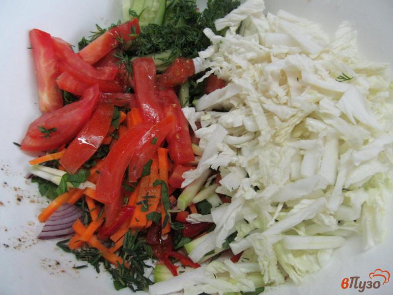Фото приготовление рецепта: Салат из свежих овощей шаг №5
