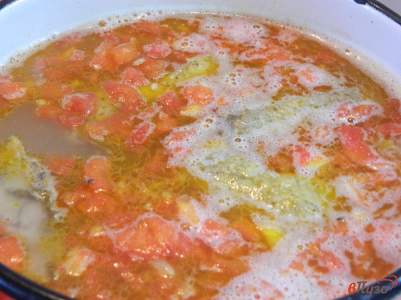 Фото приготовление рецепта: Картофельный суп с домашней тушенкой и помидорами шаг №5