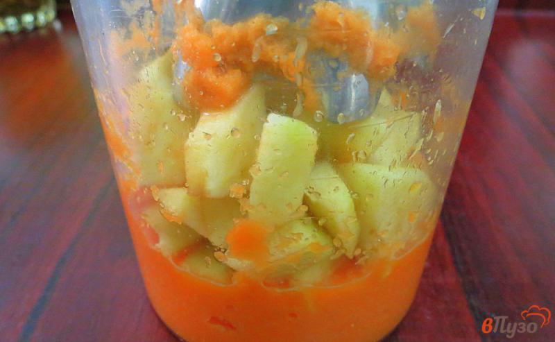 Фото приготовление рецепта: Смузи из яблок, моркови и имбиря шаг №10