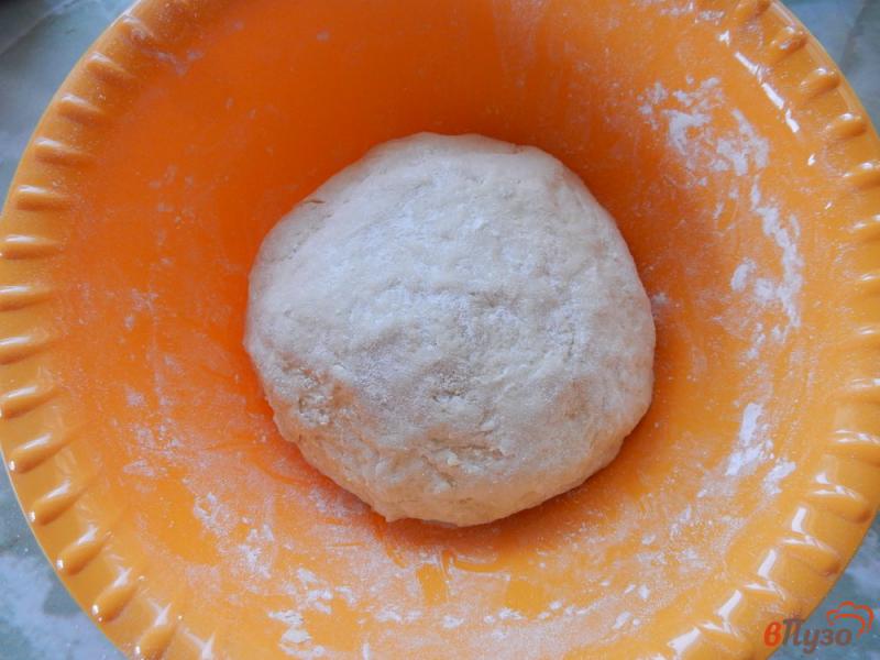 Фото приготовление рецепта: Бездрожжевые пирожки с луком и яйцами шаг №7