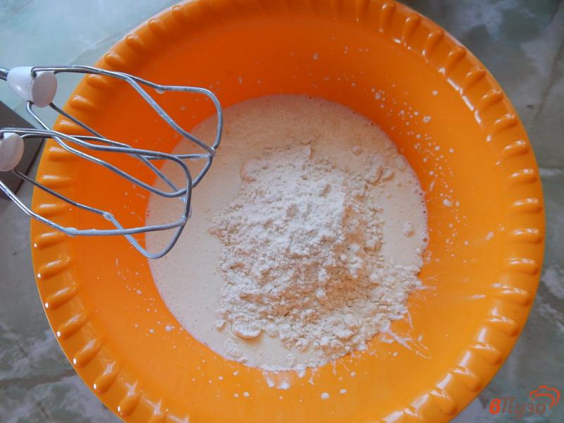 Фото приготовление рецепта: Бездрожжевые пирожки с луком и яйцами шаг №6