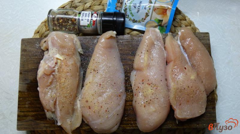 Фото приготовление рецепта: Курица с айвой в мультиварке шаг №2