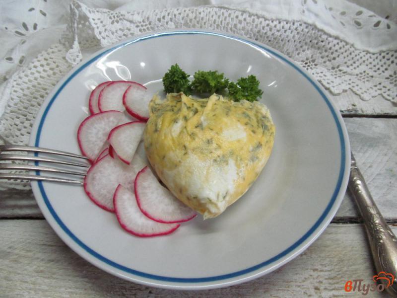 Фото приготовление рецепта: Сырный омлет в мешке шаг №8