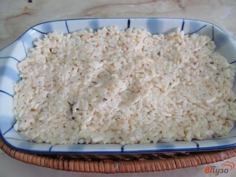 Фото приготовление рецепта: Курица с рисом в духовке шаг №4