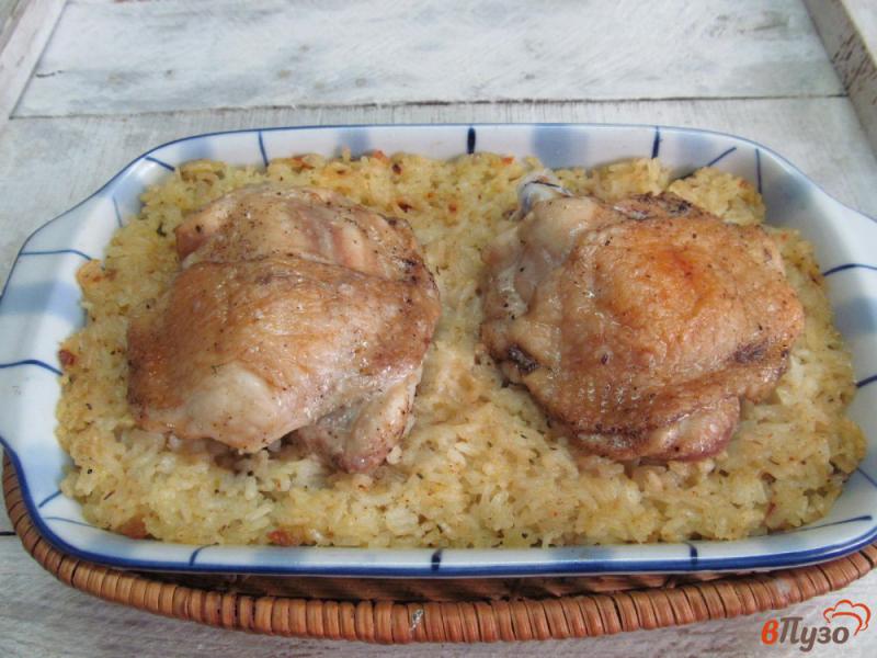 Фото приготовление рецепта: Курица с рисом в духовке шаг №6